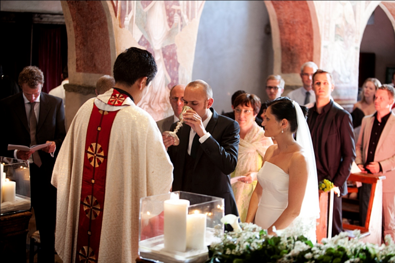 Catholic wedding ceremony in Tuscany, photo 1