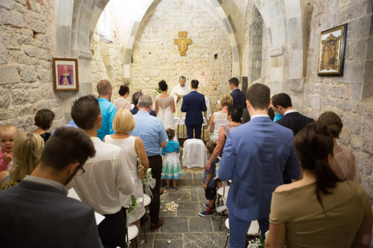 Catholic wedding ceremony in Tuscany, photo 5