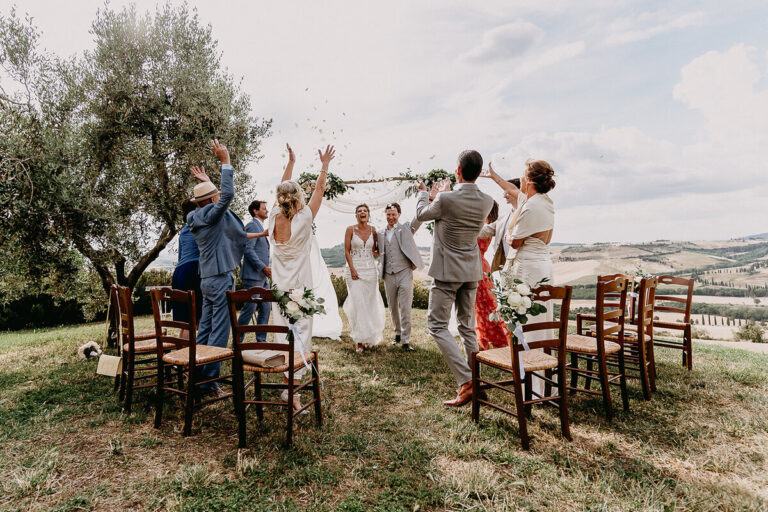 Symbolic wedding ceremony in Tuscany, photo 4