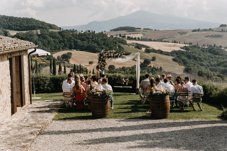 Symbolic wedding ceremony in Tuscany, photo 5