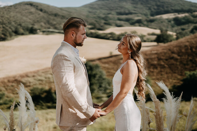 Symbolic wedding ceremony in Tuscany, photo 8