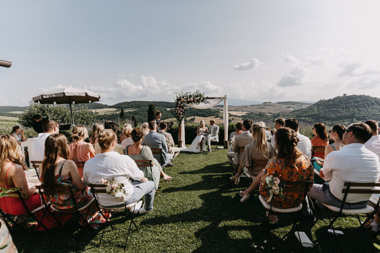 Symbolic wedding ceremony in Tuscany, photo 10